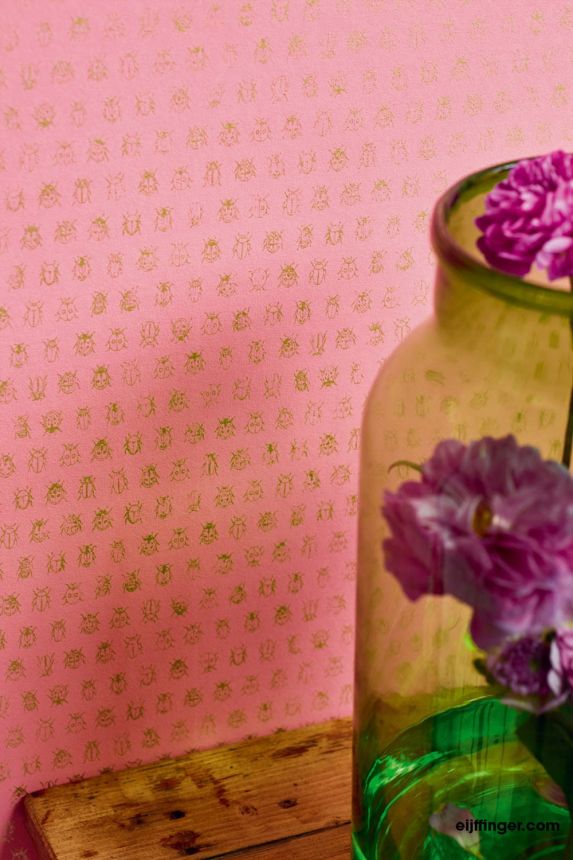 Pink wallpaper with golden bugs 375034, Pip Studio 4, Eijffinger