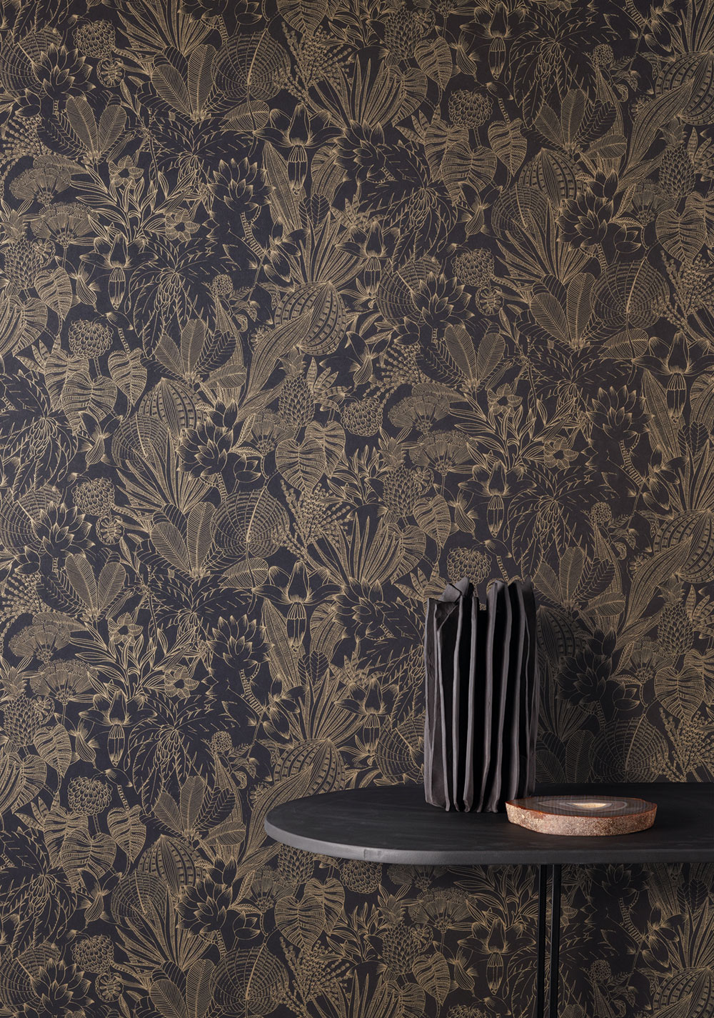 Non-woven wallpaper, black-gold, leaves, ROM103, Romance, Masureel