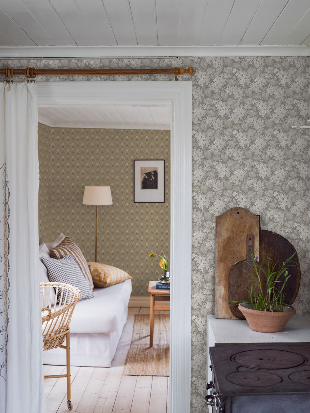 Wallpaper, grey, flowers, leaves, 4163, Alla Tiders Hus, Borastapeter