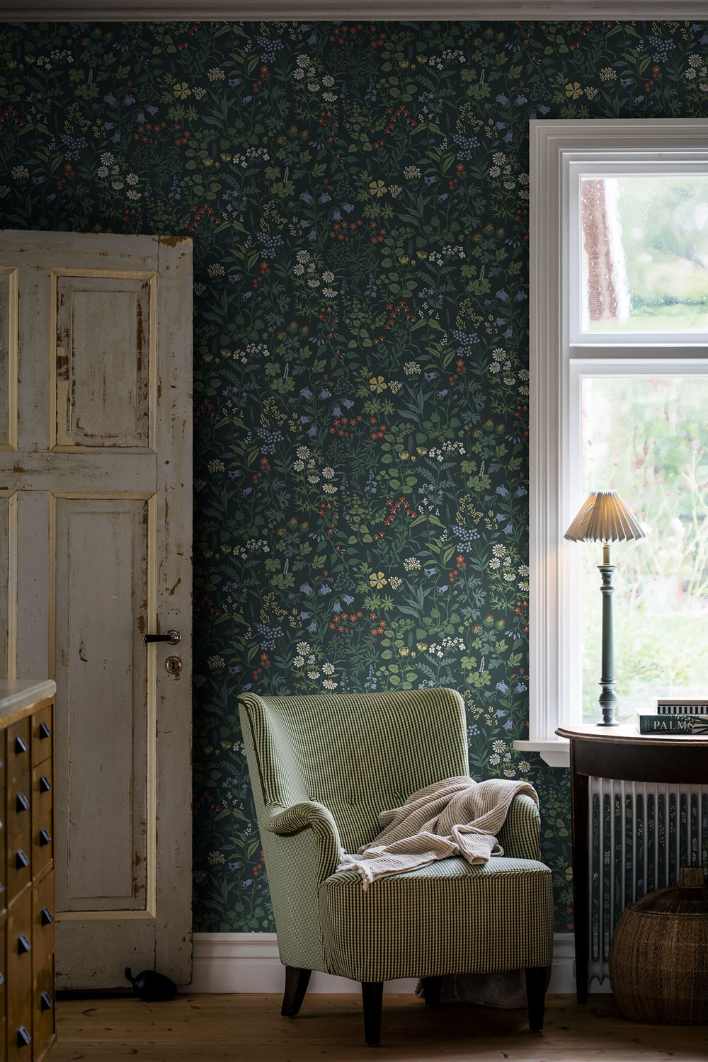 Blue wallpaper, meadow flowers, 4181, Alla Tiders Hus, Icons, Borastapeter