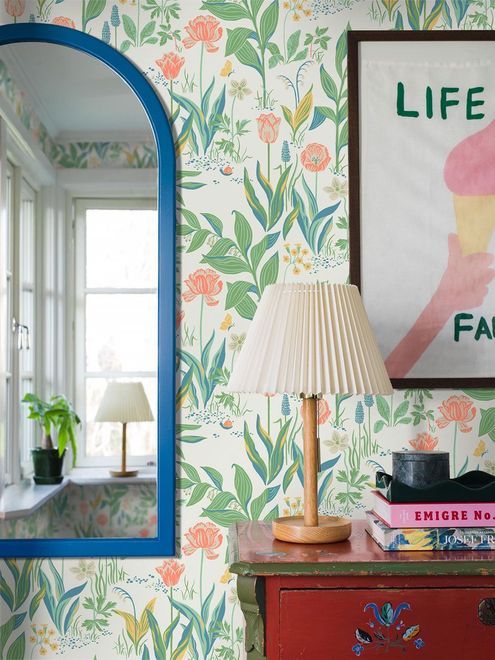 White wallpaper, flowers, tulips, 7218, Icons, Borastapeter