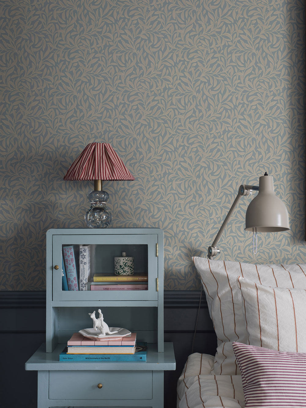 Wallpaper, blue, leaves, 4831, New Heritage, Borastapeter