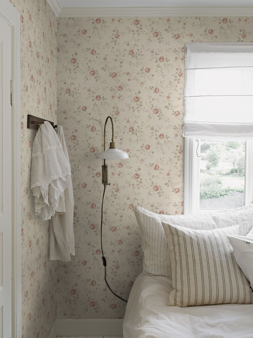 Wallpaper, beige, flowers, roses, 6929, Newbie Wallpaper, Boråstapeter