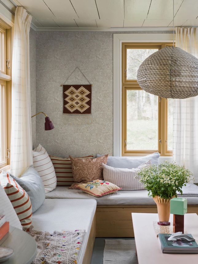 Wallpaper, grey-beige, flowers, 5827, Nordic Folk, Borastapeter