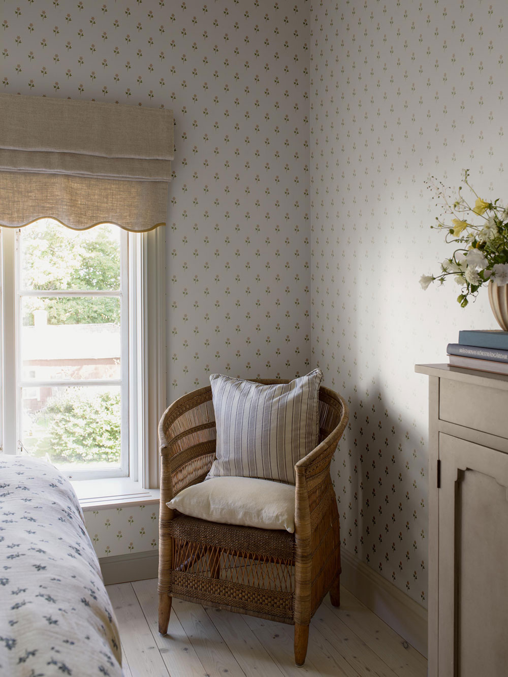 Wallpaper, cream, flowers, 6973, Osterlen, Borastapeter