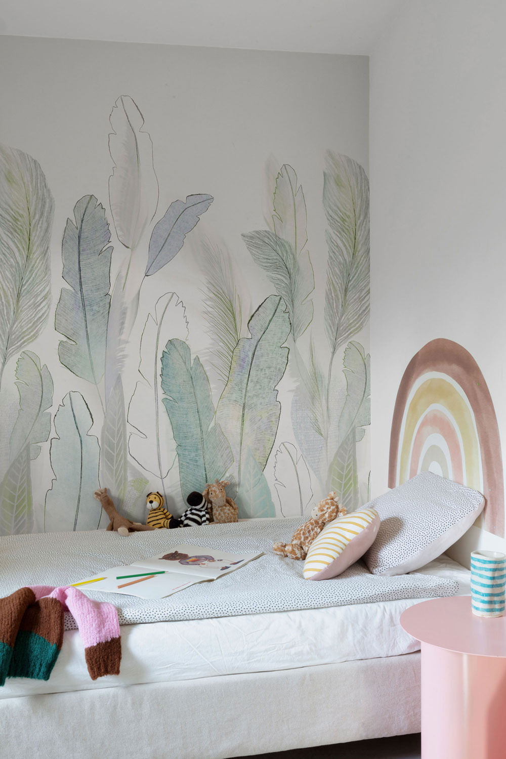 Beige wallpaper, Feathers, A73501, One roll, one motif 2, Grandeco