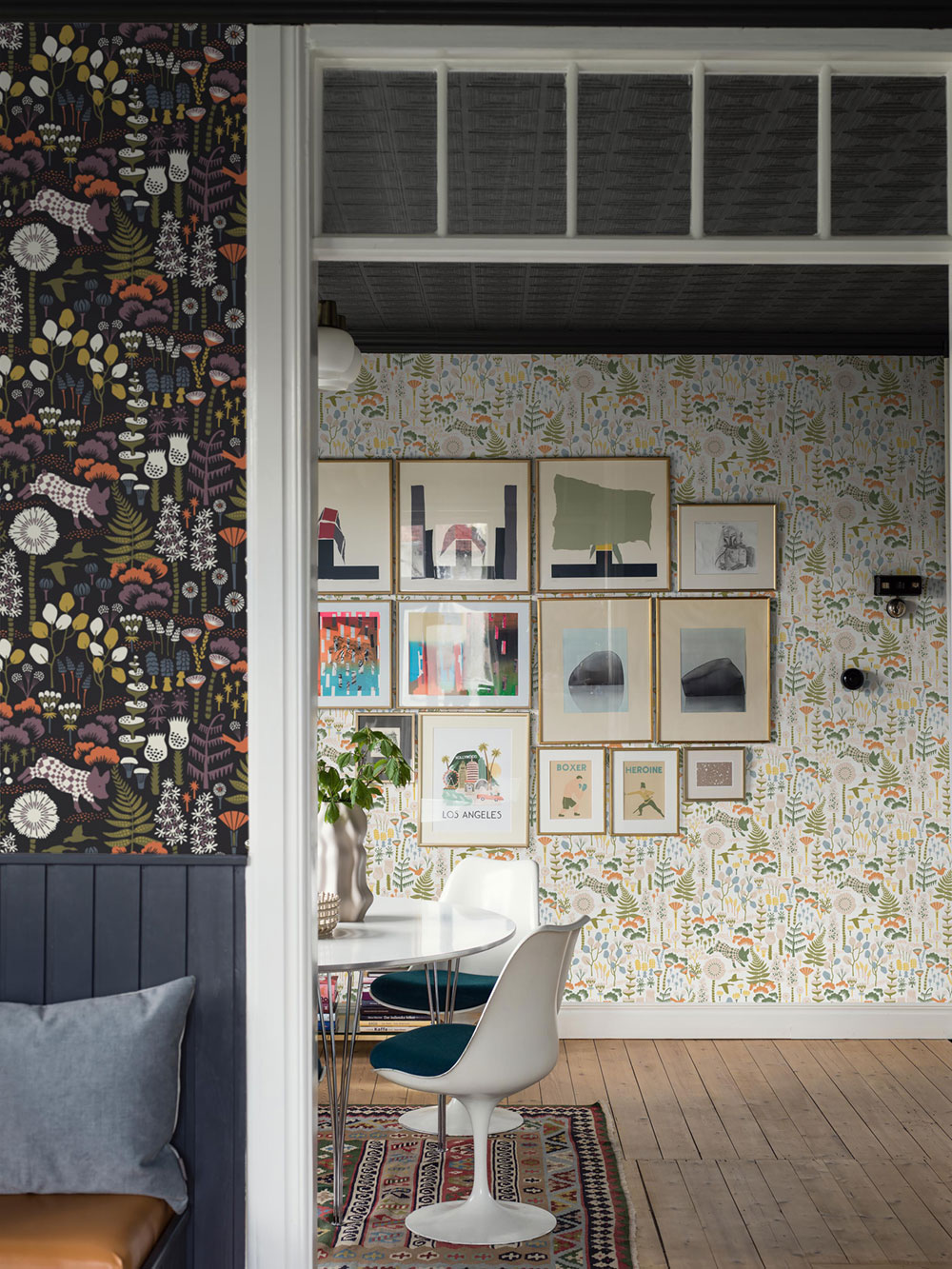 White wallpaper, flowers, leaves, piglets, 1450, Icons, Borastapeter