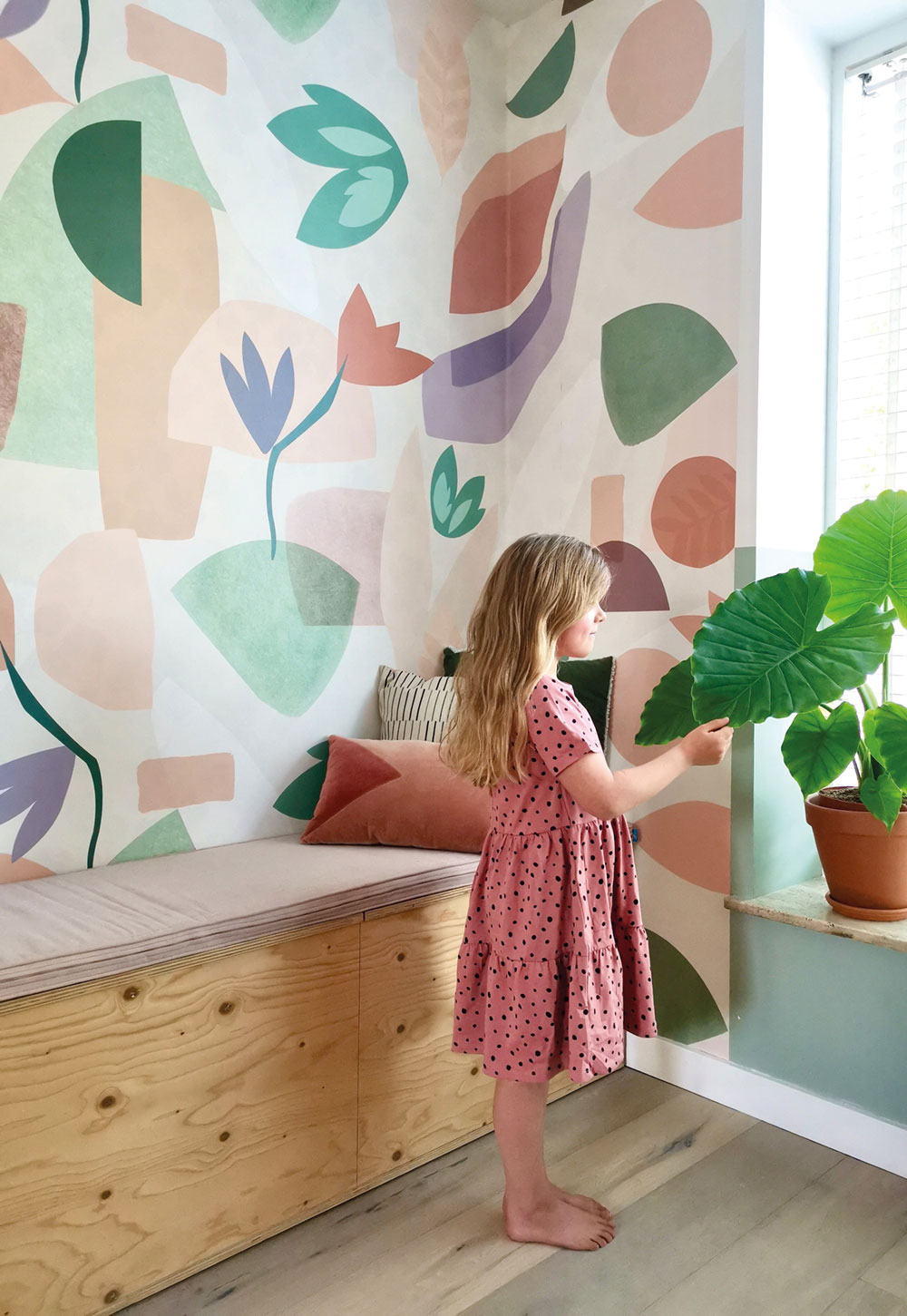 Children’s wallpaper mural, Flowers and Shapes, RB255, Daydreamers, Grandeco