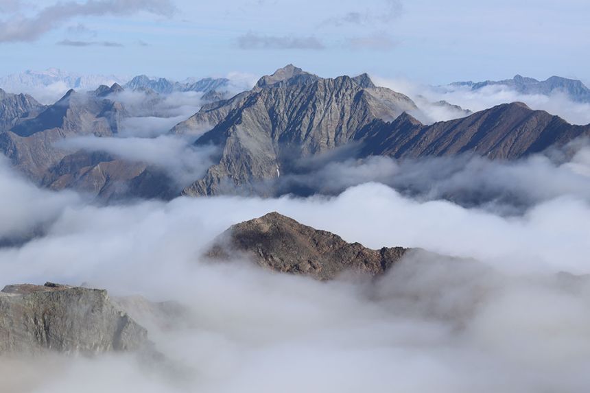 Custom Wall Murals, Mountain Peaks in the Clouds, 10213, Vavex