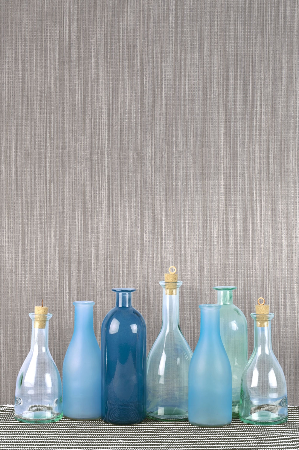 Luxusní hnědá vliesová tapeta, imitace látky 75302, TexturArt, Limonta